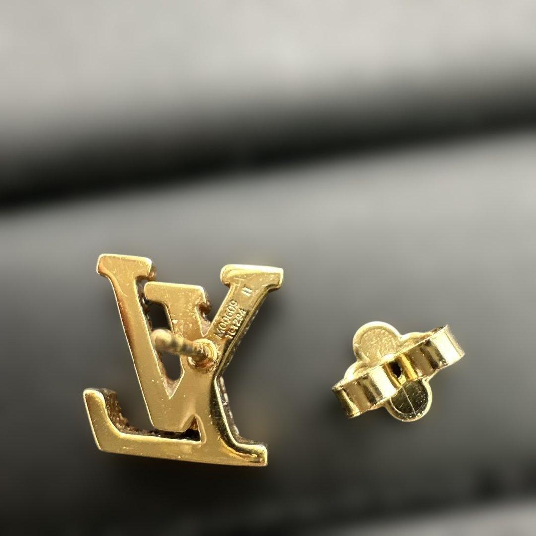 Louis Vuitton ロゴ型ピアス　ゴールド　(片耳用)