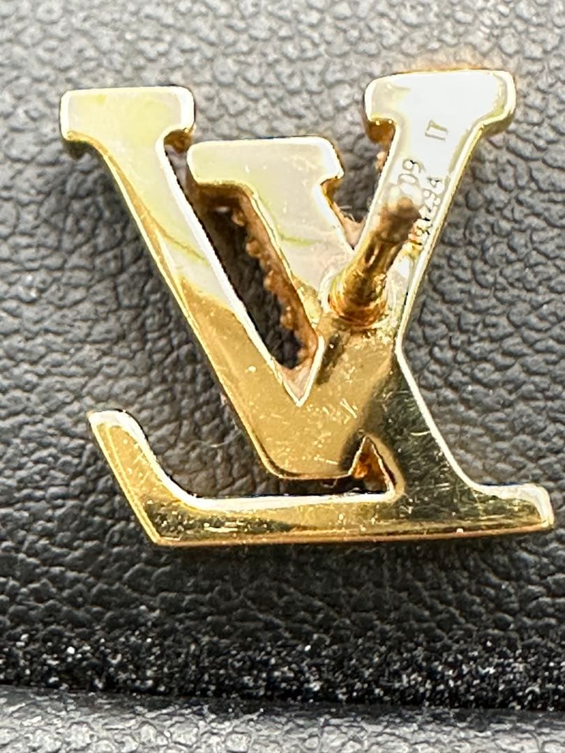 Louis Vuitton ロゴ型ピアス　ゴールド　(片耳用)