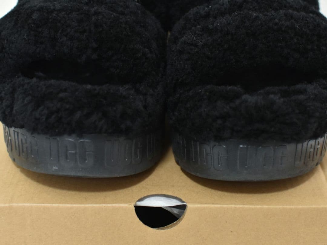 アグ オーフラッフィータサンダル シープスキンUGG OH FLUFFITA