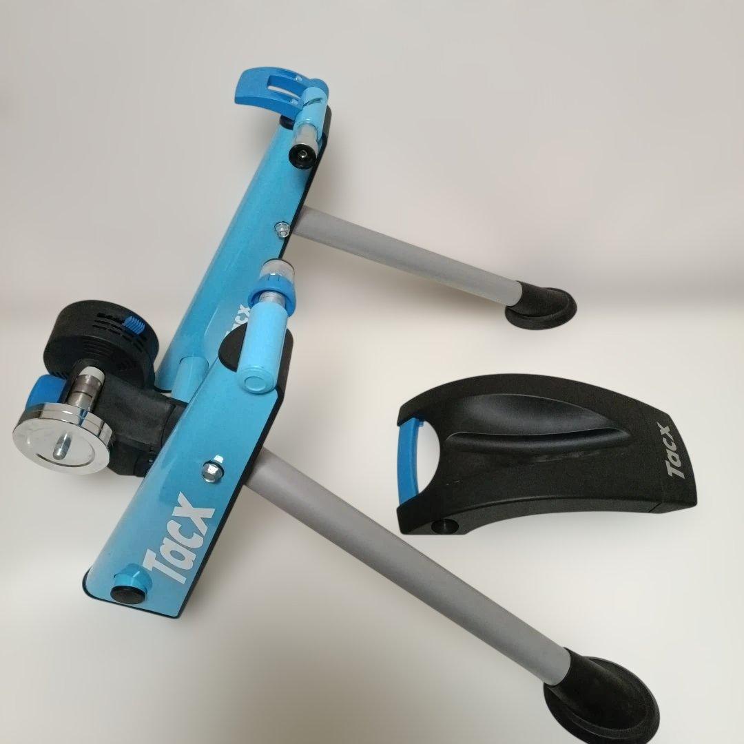 TACX 『Satori Smart』　ローラー台　ライトブルー