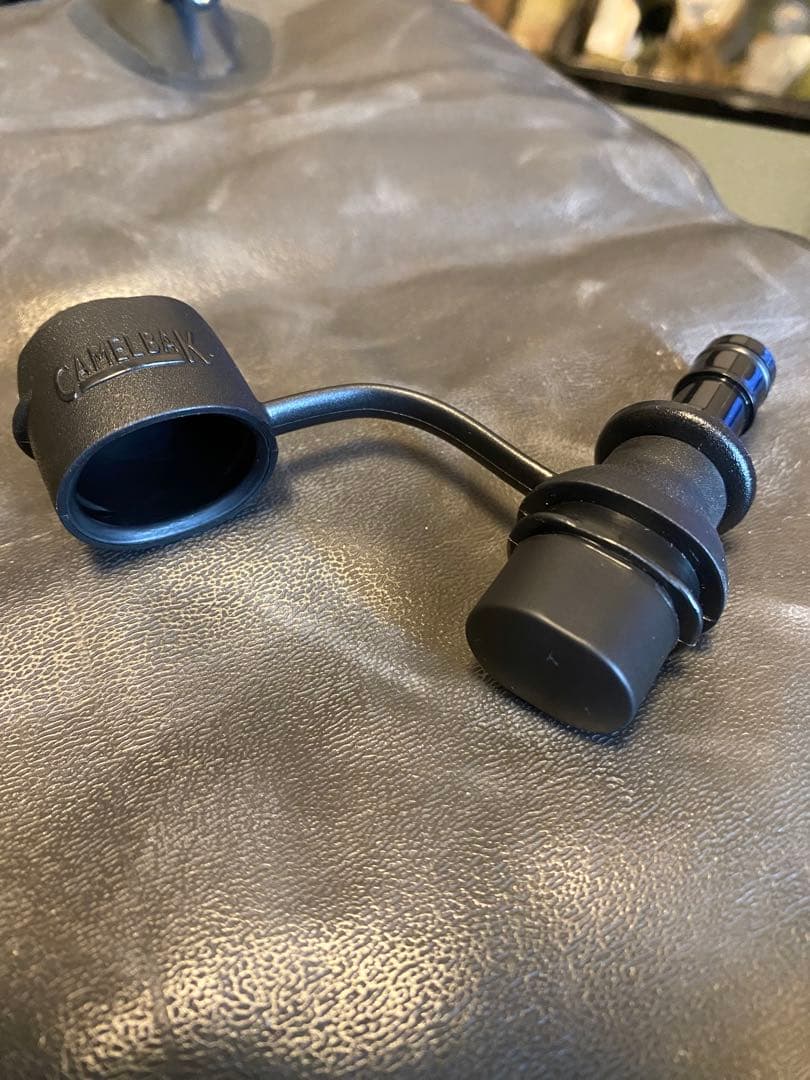 お*か様 米軍　 CAMELBAK ブラックバックパック ハイドレーション付き