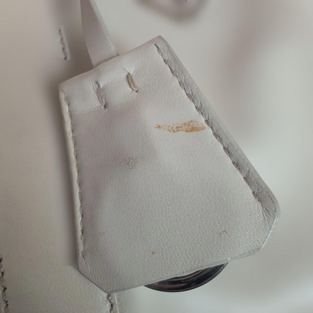 PRADA 　ハンドバッグ レザー　ダイヤル錠付き