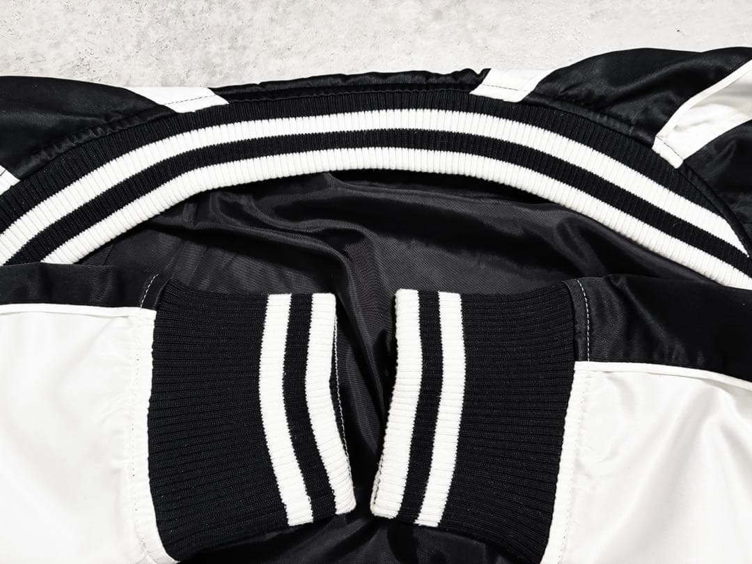 【M】ティガー刺繍 スカジャン 黒白