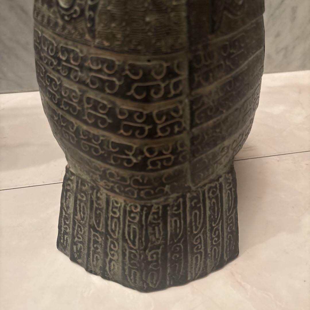 Kohaku中国体に施された幾何学模様が芸術的で高級感のある鳥とオリエンタル鳥