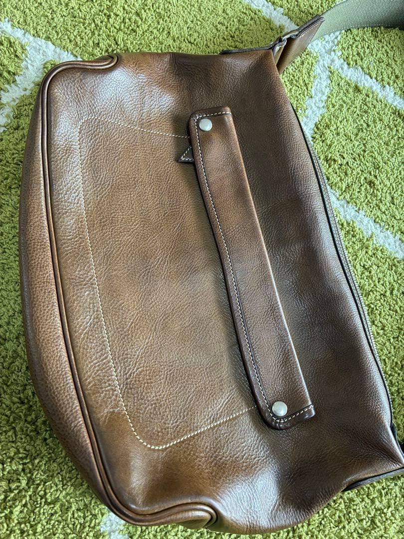 限定値引き！本日のみ！【ルボナー】パパスショルダー　グリージオ