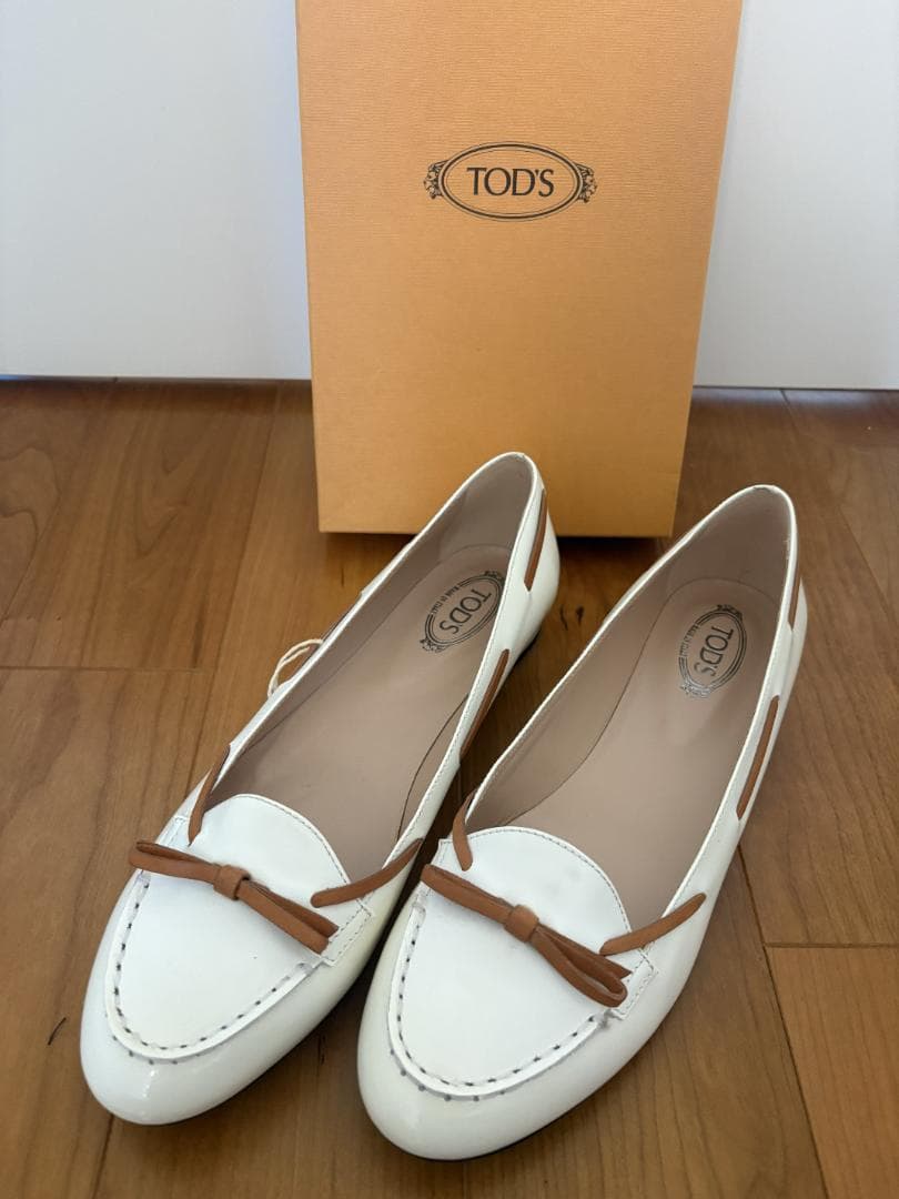 【未使用】TOD'S ホワイトレザー ローファー