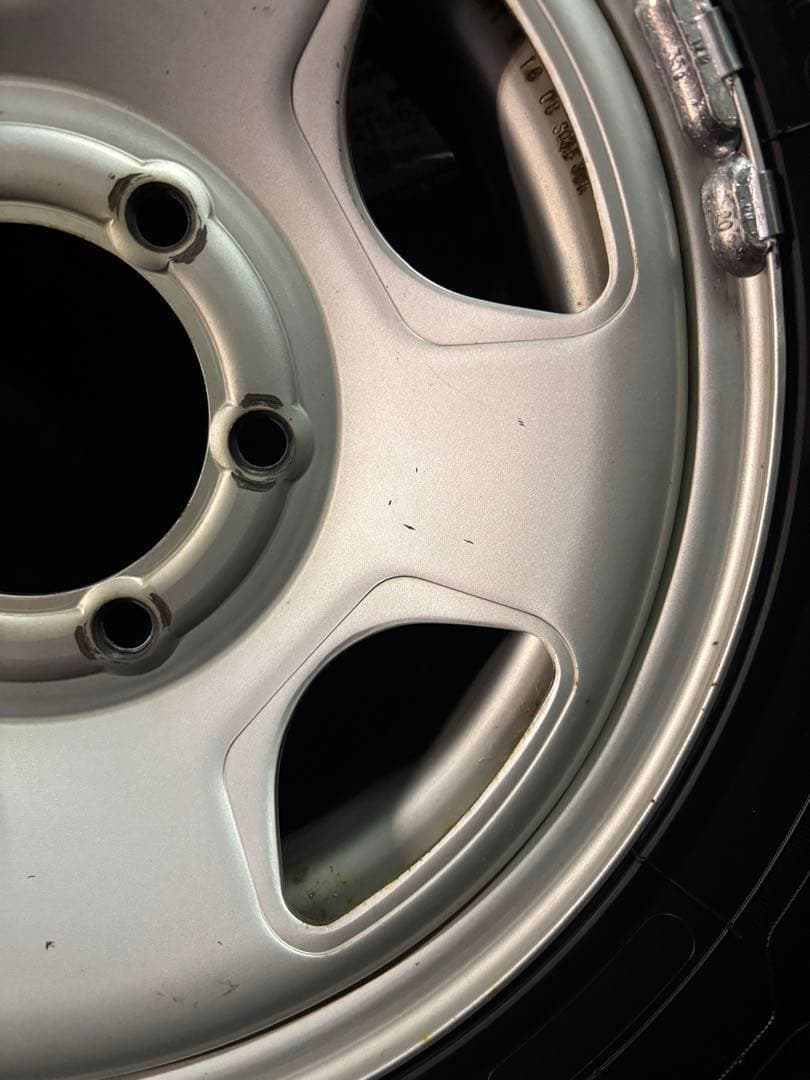 ◇送料込み◇ ハイエース用　195/80R15 中古スタッドレス4本　2025年