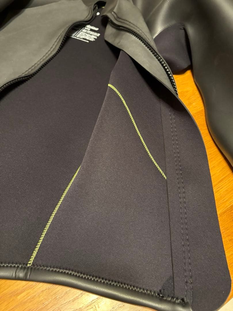 DEUS ブラック タッパー フロントジッパー