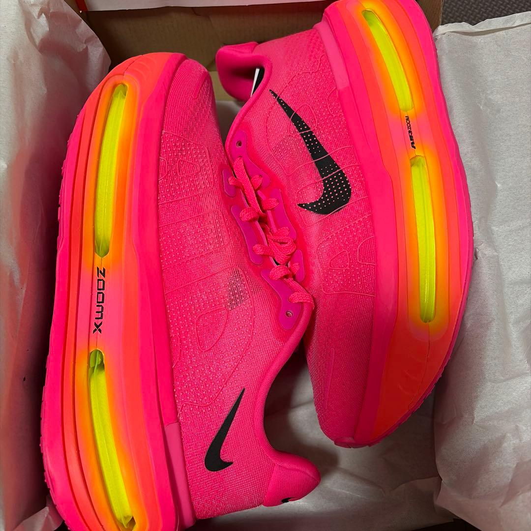 NIKE VOMERO PREMIUM ボメロプレミアム　ウィメンズ26.5cm