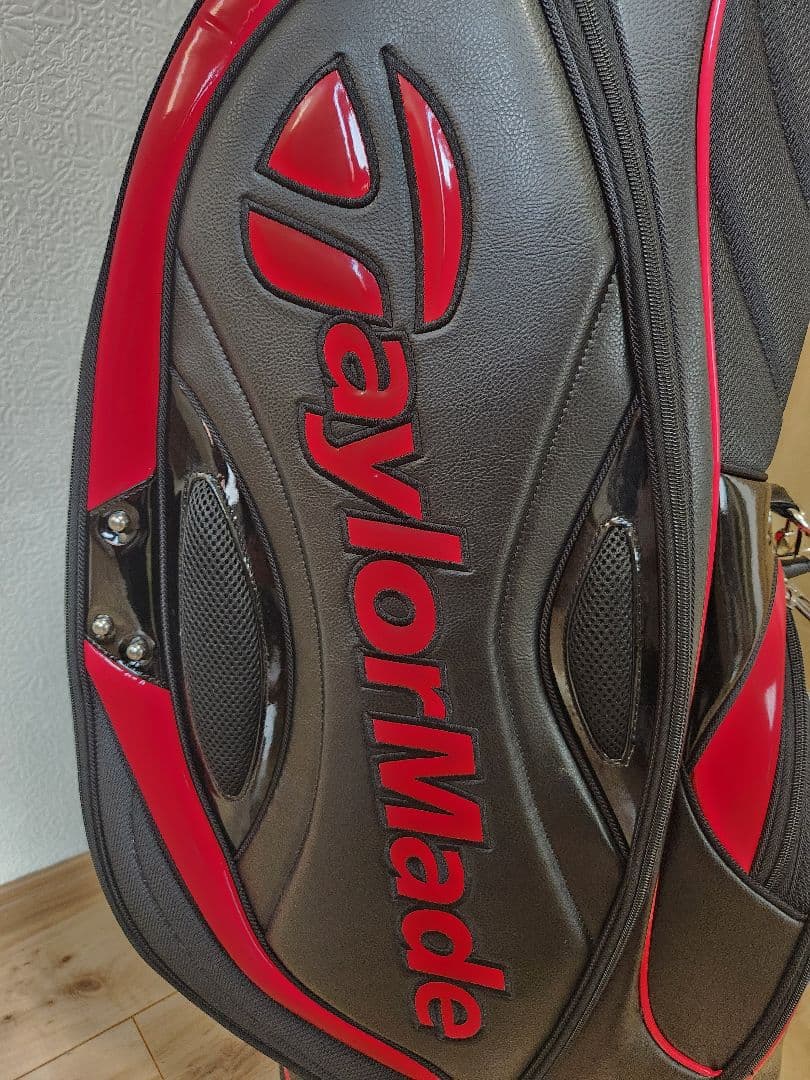 美品 テーラーメイド SY202 キャディバッグ 9型 赤×黒 フード付き