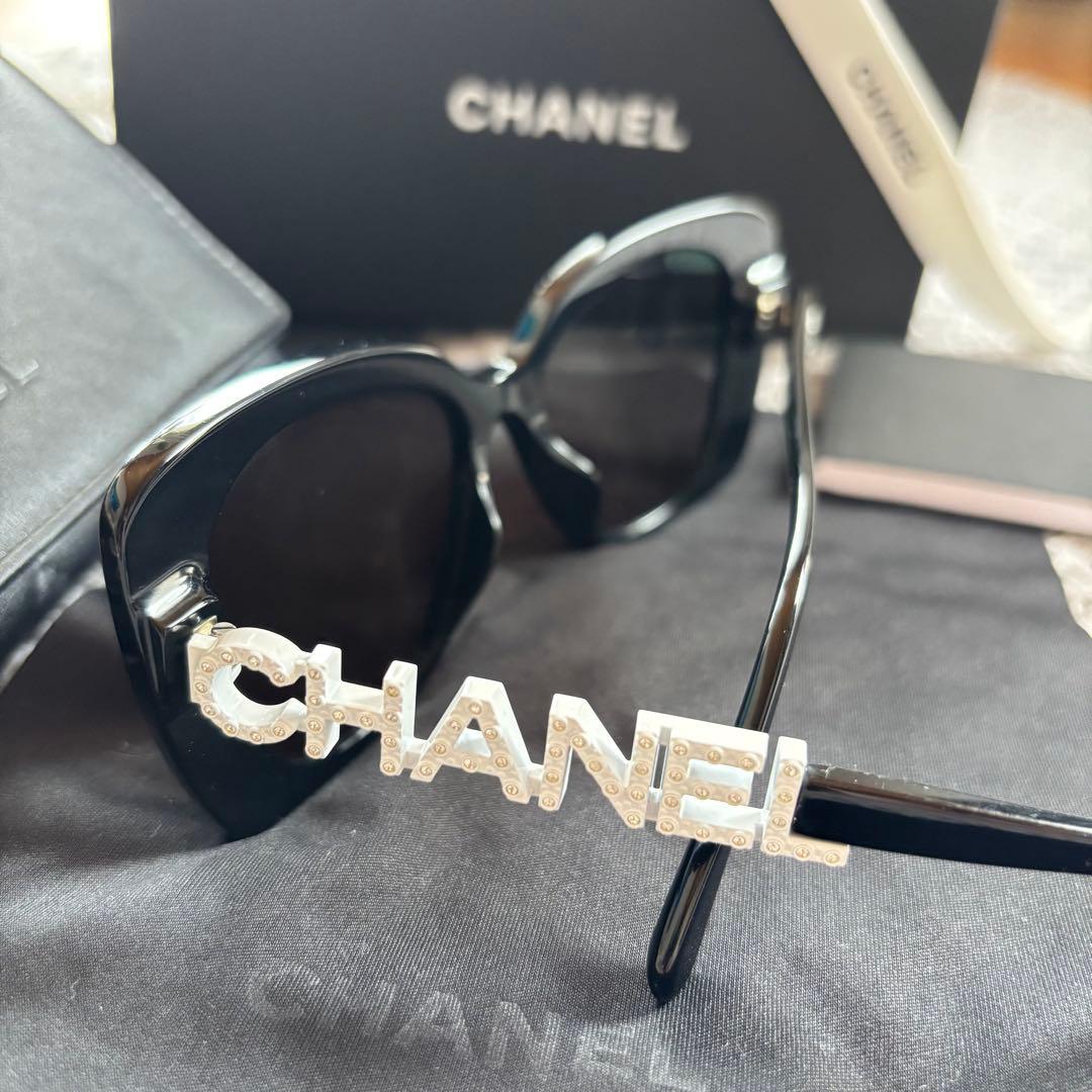 CHANEL CCマーク ホワイトロゴ サングラス ブラック　5422-B-A
