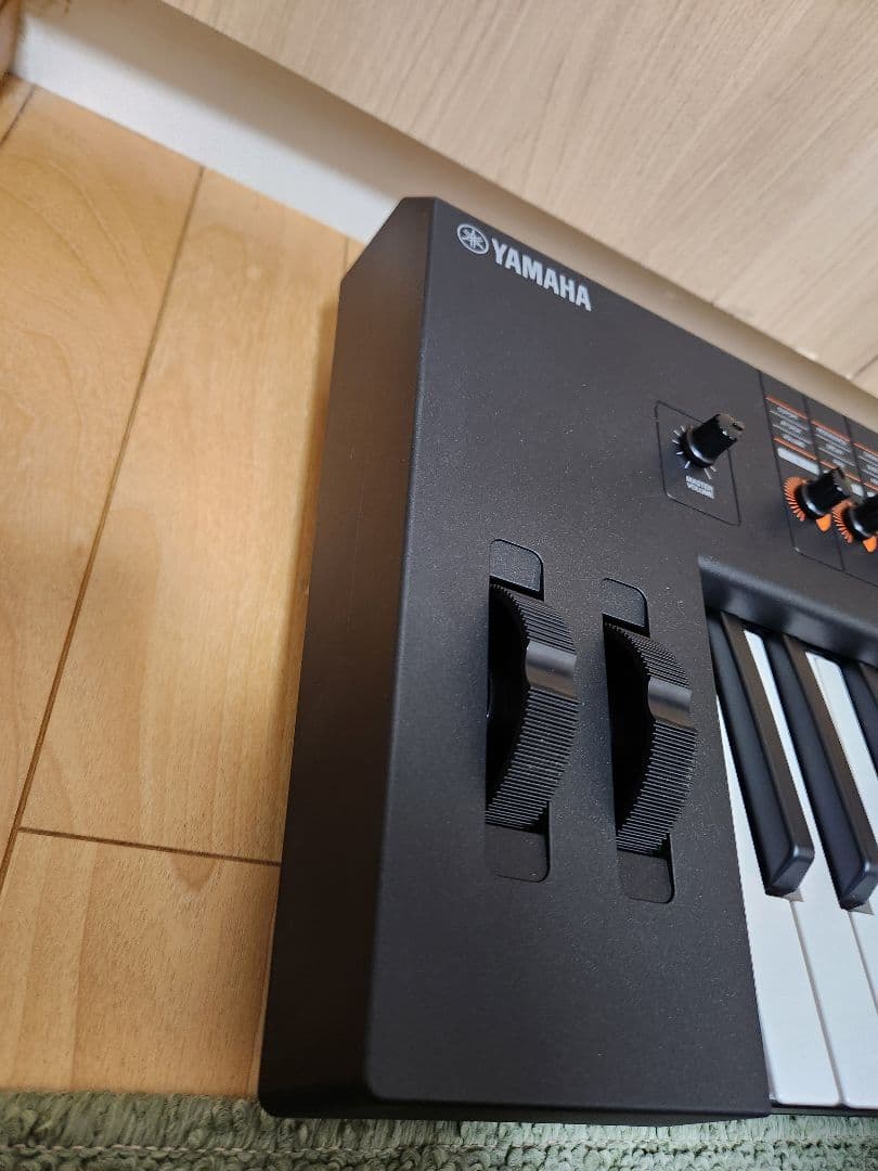 YAMAHA MX61 BK シンセサイザー 61鍵 ※専用ケース付