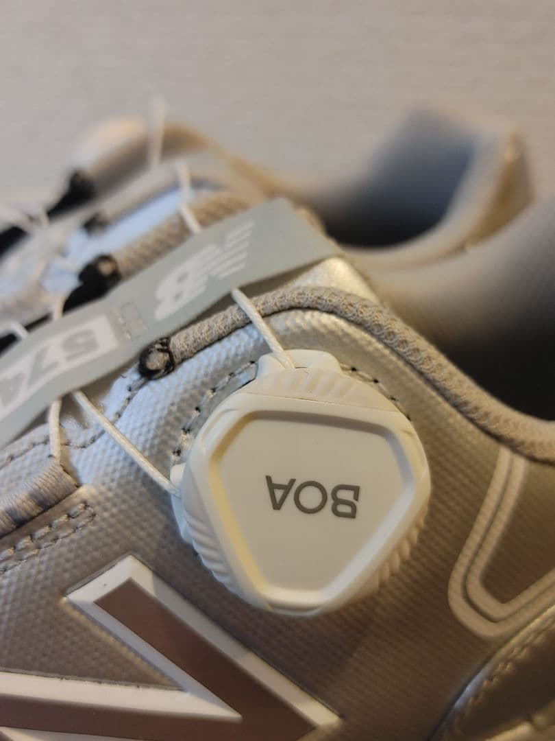 ニューバランス　ゴルフシューズ スパイク　23.0センチ　シルバー　ダイヤル