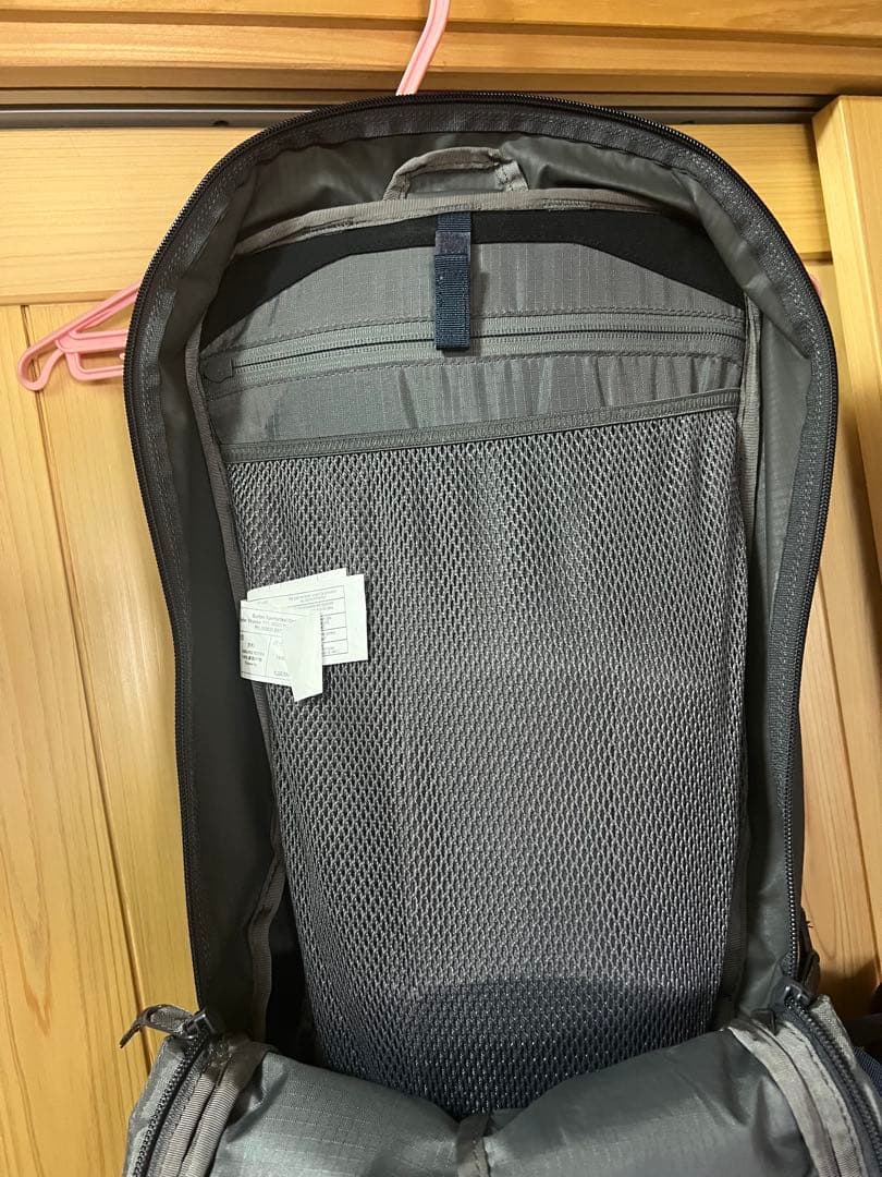 Burton ［ak］インクライン 20Lバックパック
