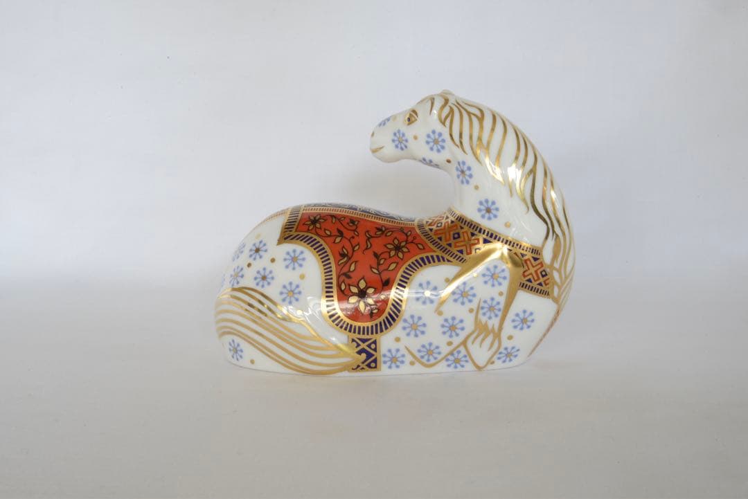 お値下げしました。ロイヤル・クラウンダービー製 馬の陶器置物