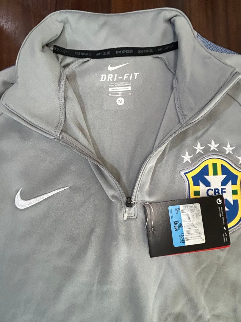 ブラジル代表　トレーニングウエア　グレー　US−M 新品・未使用