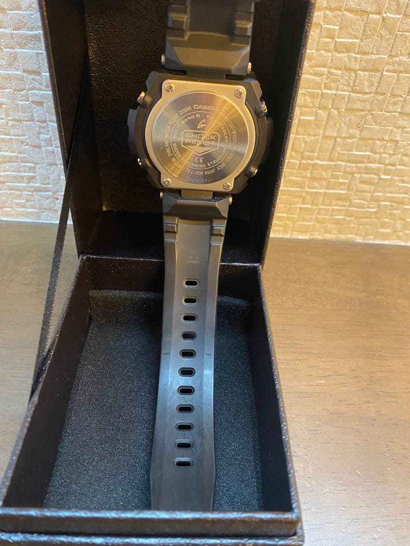 【極美品】CASIO G-SHOCK　GST-W100G-1BJF 電波時計