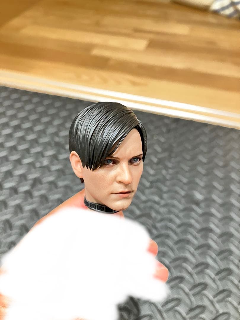 m*k様 300円スタート　ホットトイズ　スパイダーマン　ブラックスーツ　素顔ヘ