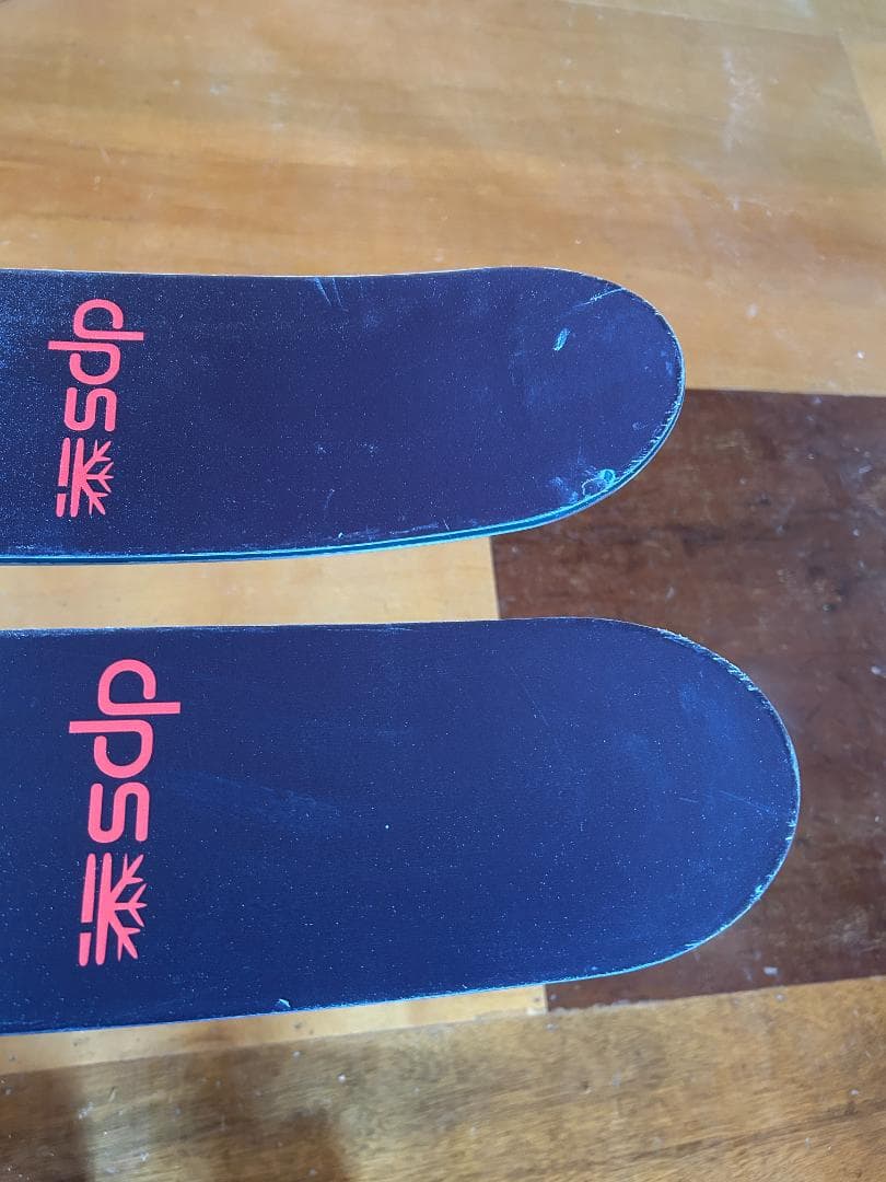 DPS KOALA 179センチ　滑走日数4日　板のみ