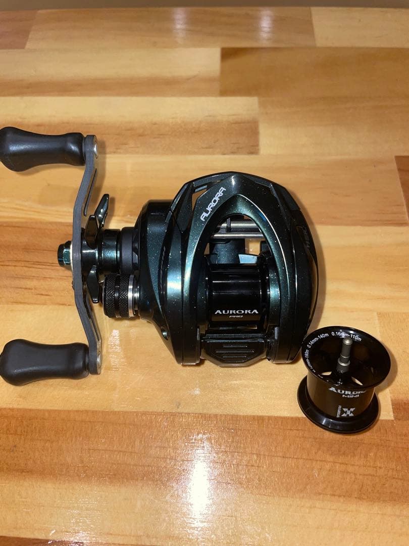 オーロラエアーCF スプール2個付き