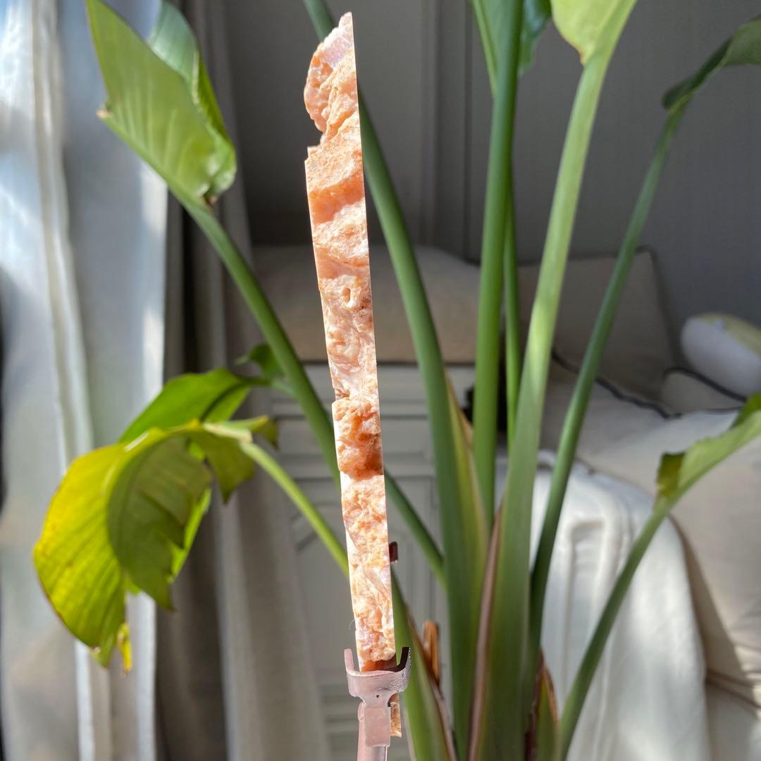 【 高品質 美しい ピンク アメジスト フラワーアゲート 原石 スラブ 台座付き