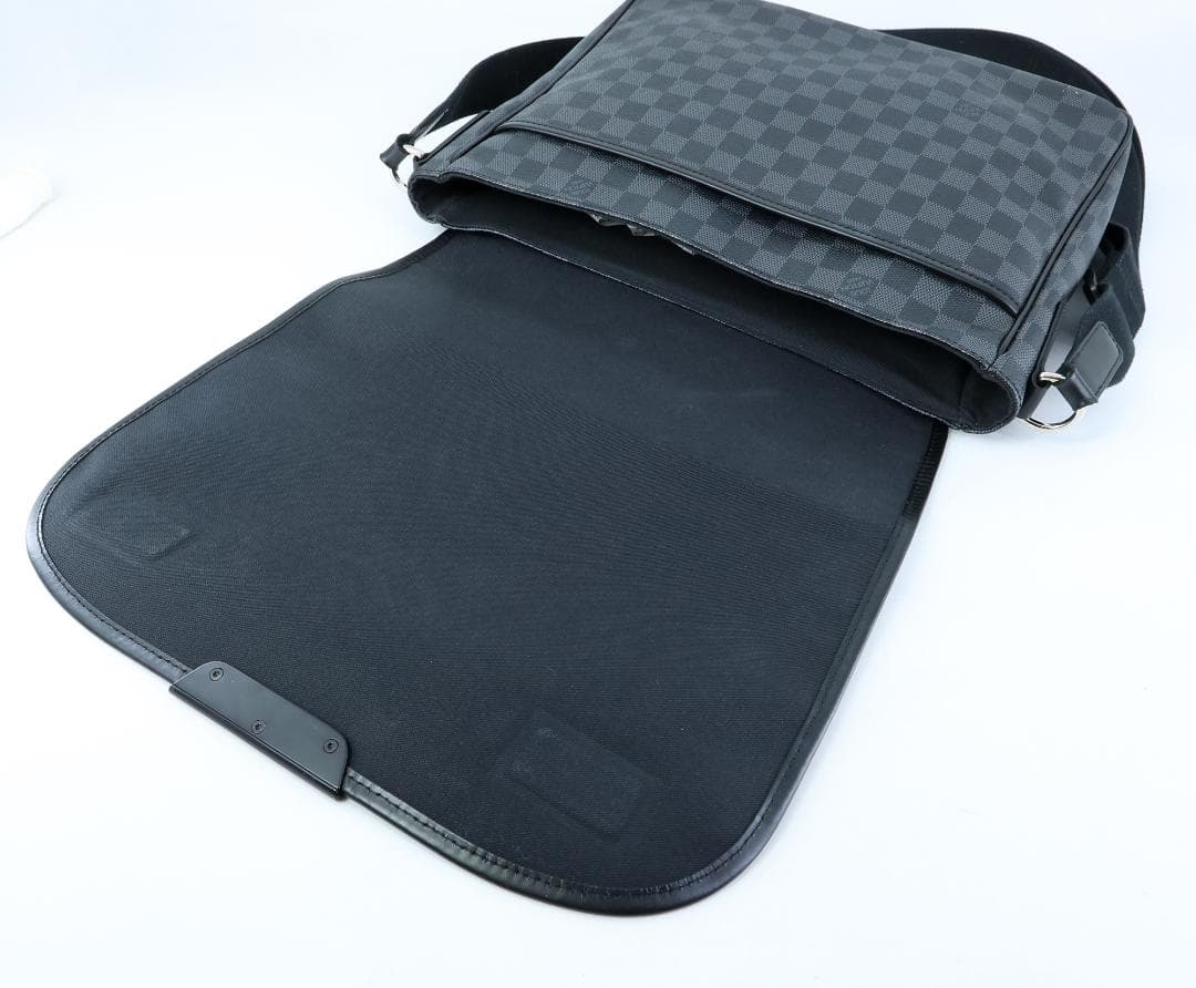 PB254 LOUIS VUITTON　ダミエグラフィット　ダニエルMM