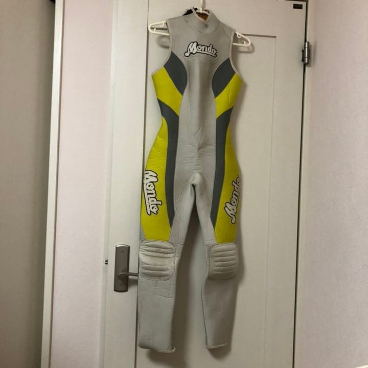 MONDO モンド　ウェットスーツ