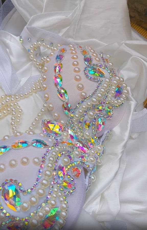 お得 美品一点物 ベリーダンス衣装 ブラスカートセット ホワイトS コスチューム