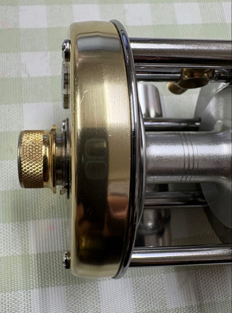 アブガルシア アンバサダー 5500CSロケットシャンパンZPI ダブルハンドル