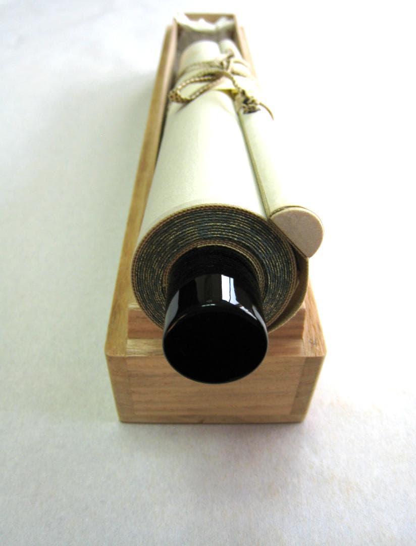 【真筆】茶掛け　春水満四澤◆大徳寺 塔頭総見院 山岸久祐　共箱・タトウ箱付