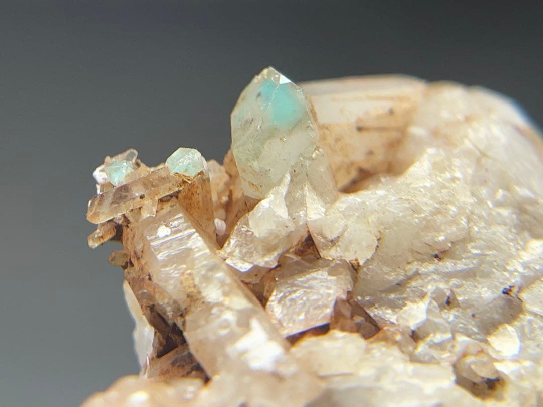 アホー石　アホイト　アホアイト　インクォーツ　メッシーナ産　原石　鉱物標本