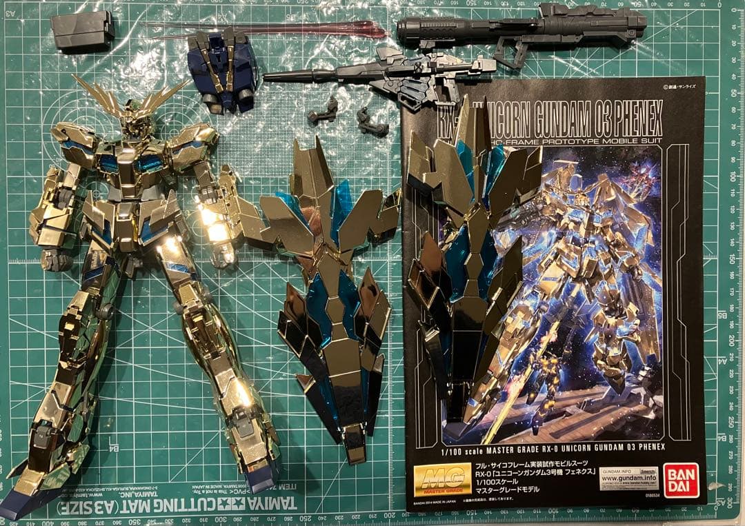MG ユニコーンガンダム3号機　フェネクス