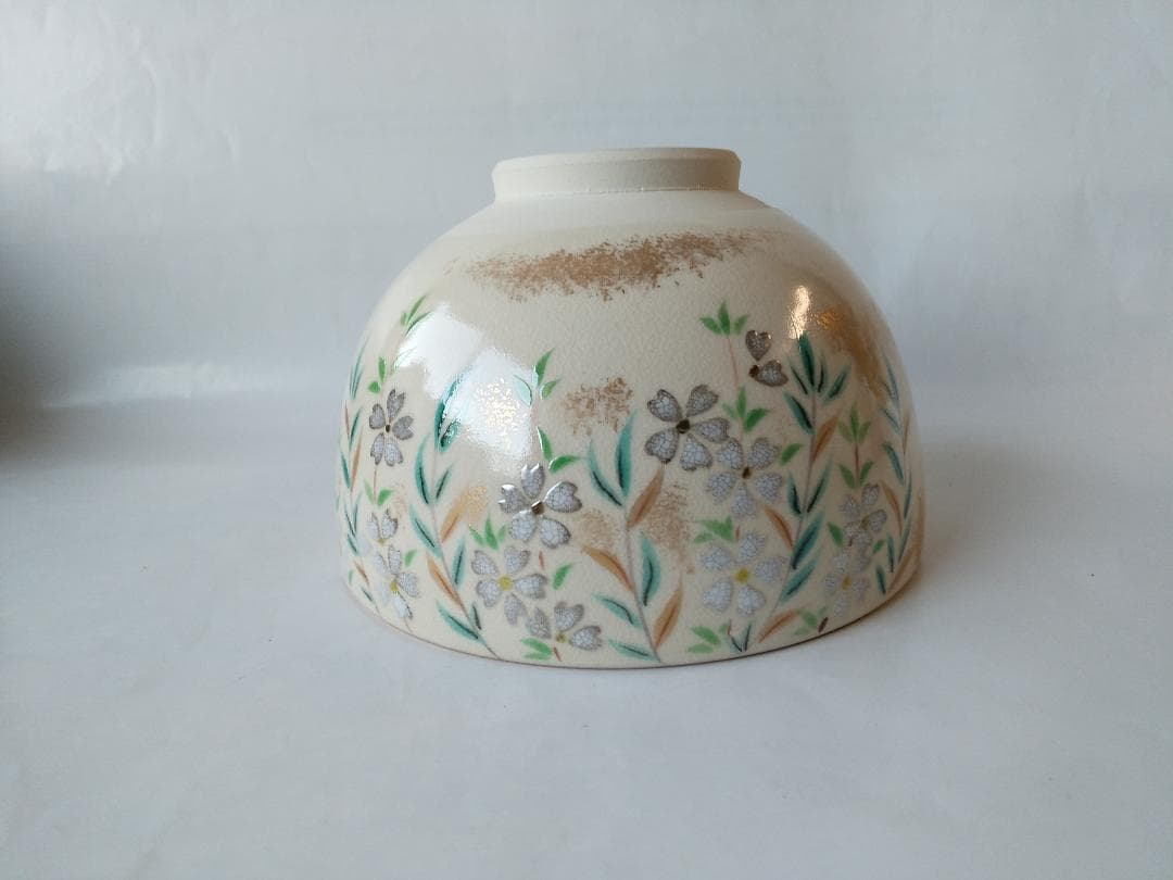 橋本紫雲 平安紫雲 色絵 柳桜文 茶碗 共箱 茶道具 茶器 抹茶碗 新品 です。