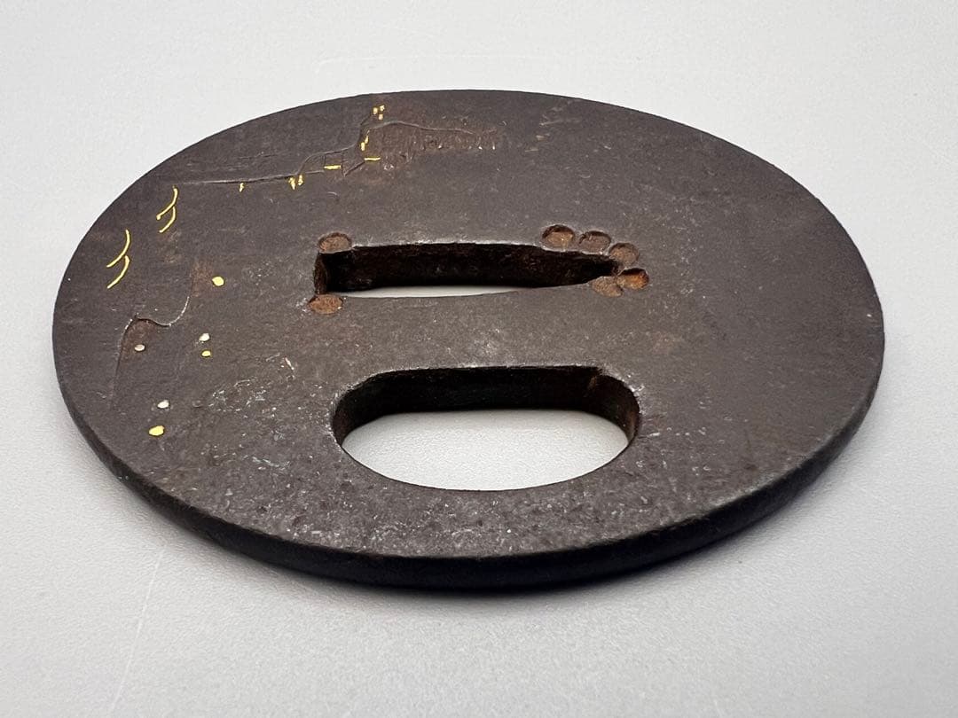 江戸期　小鉄鍔　人物風景図　金銀象嵌　金家在銘　刀装具　重量約52g　専用箱付