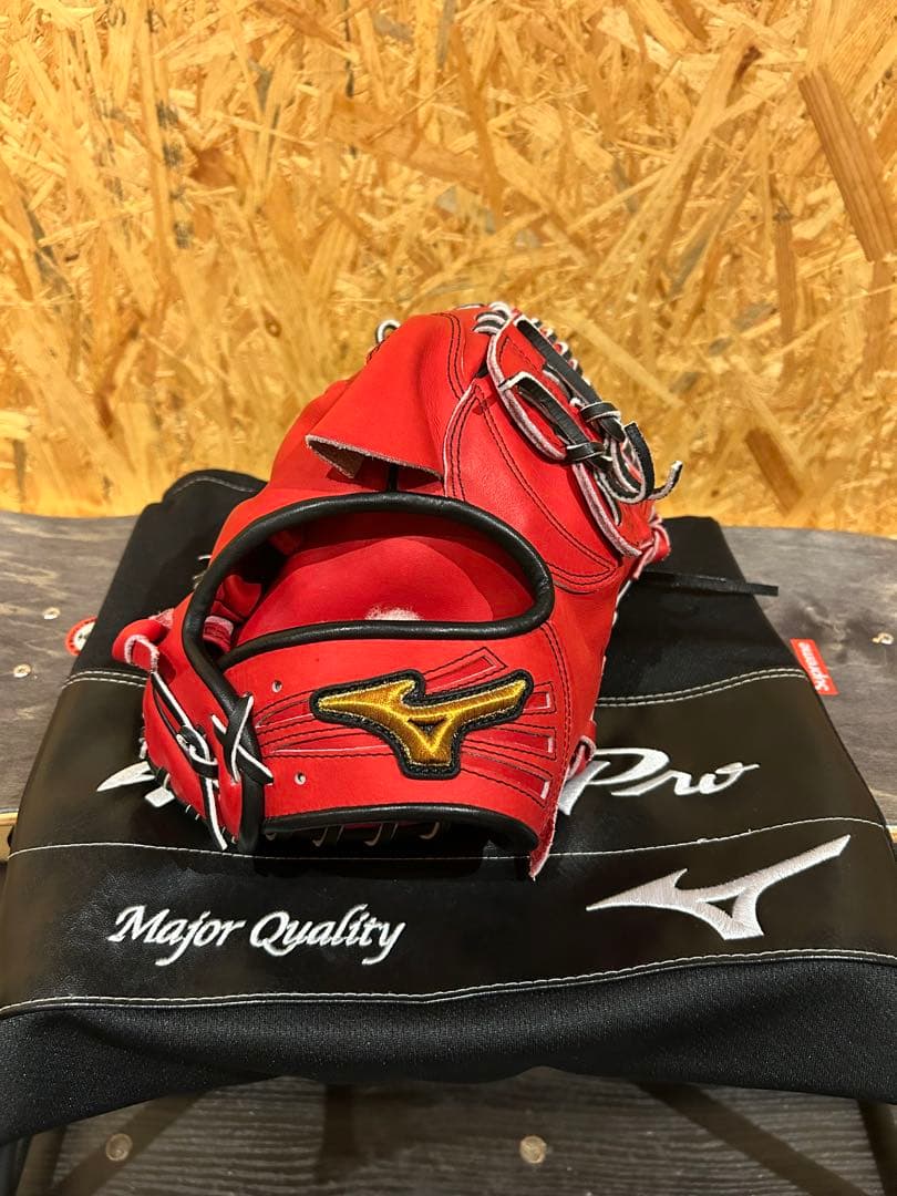 ミズノプロ 軟式グローブ ピッチャー 用　伊藤モデル