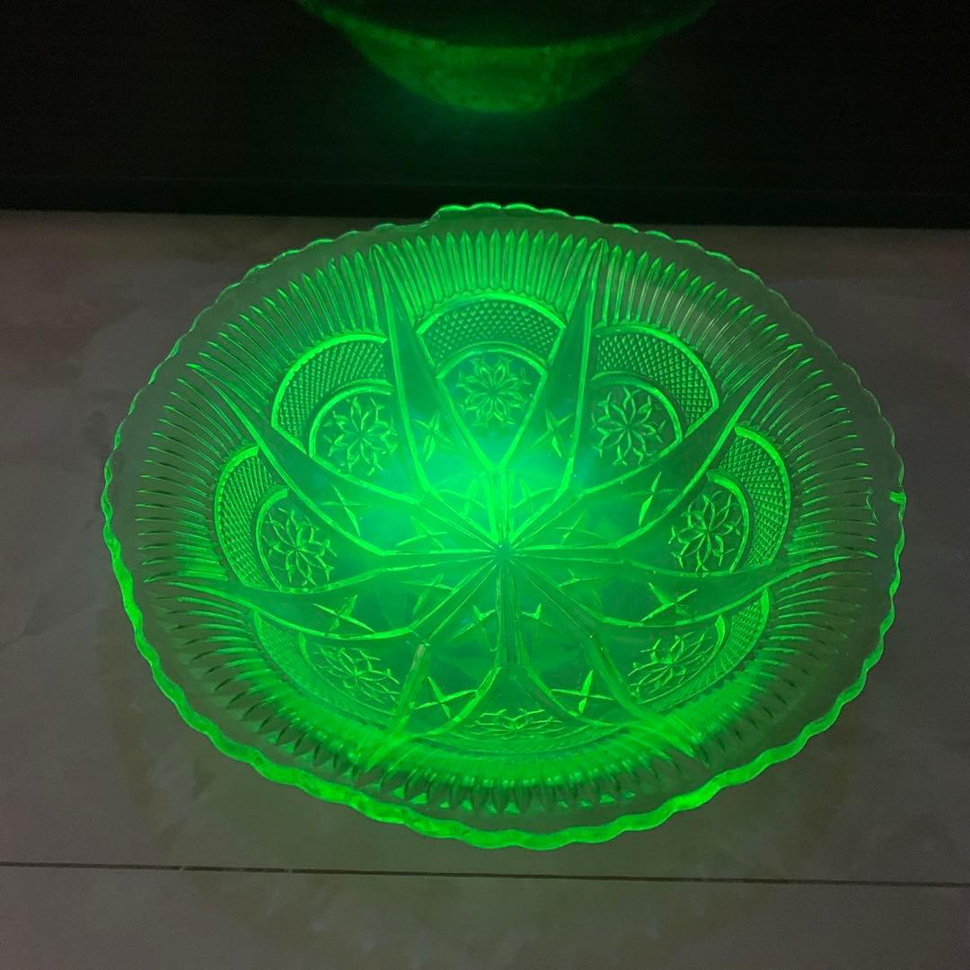 ウランガラス ボウル 皿 大正ガラス レトロガラス 発光やや強め