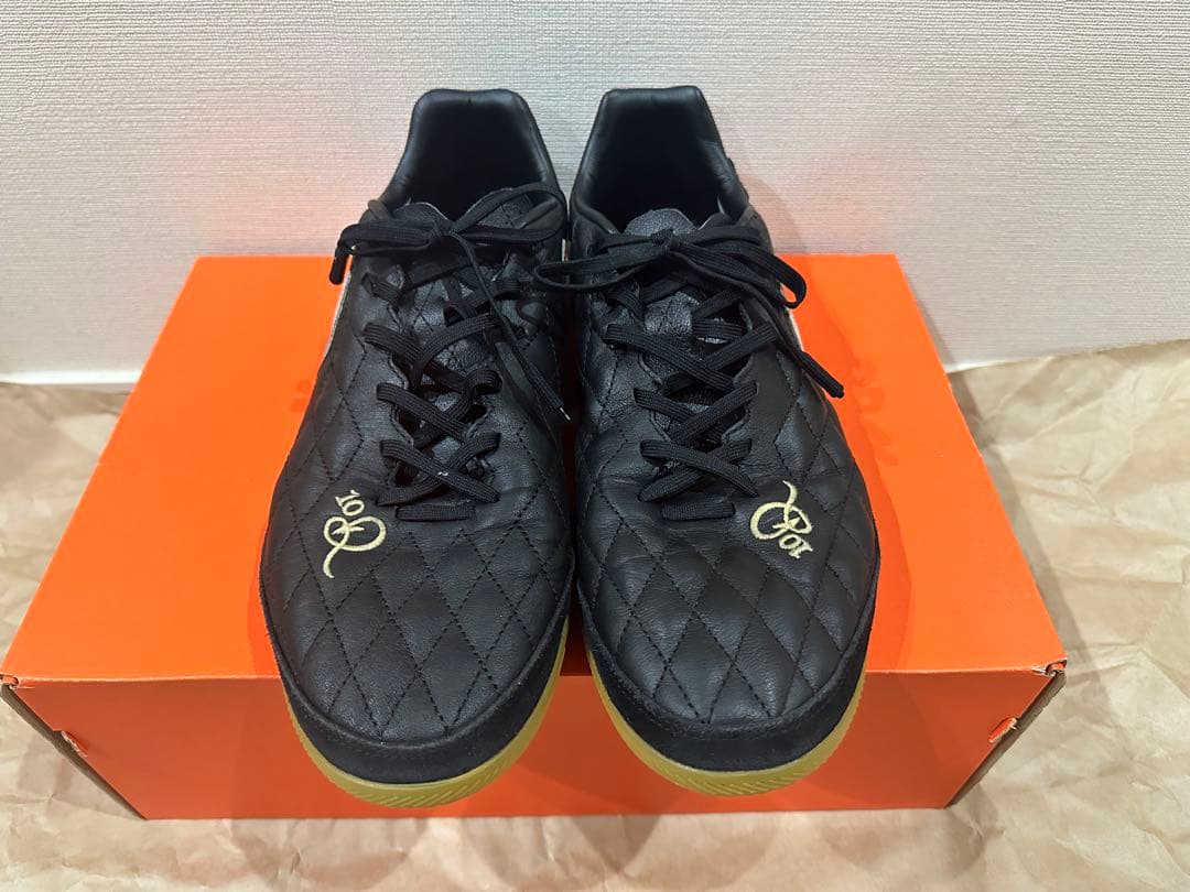 Nike Tiempo ブラック キルティングシューズ