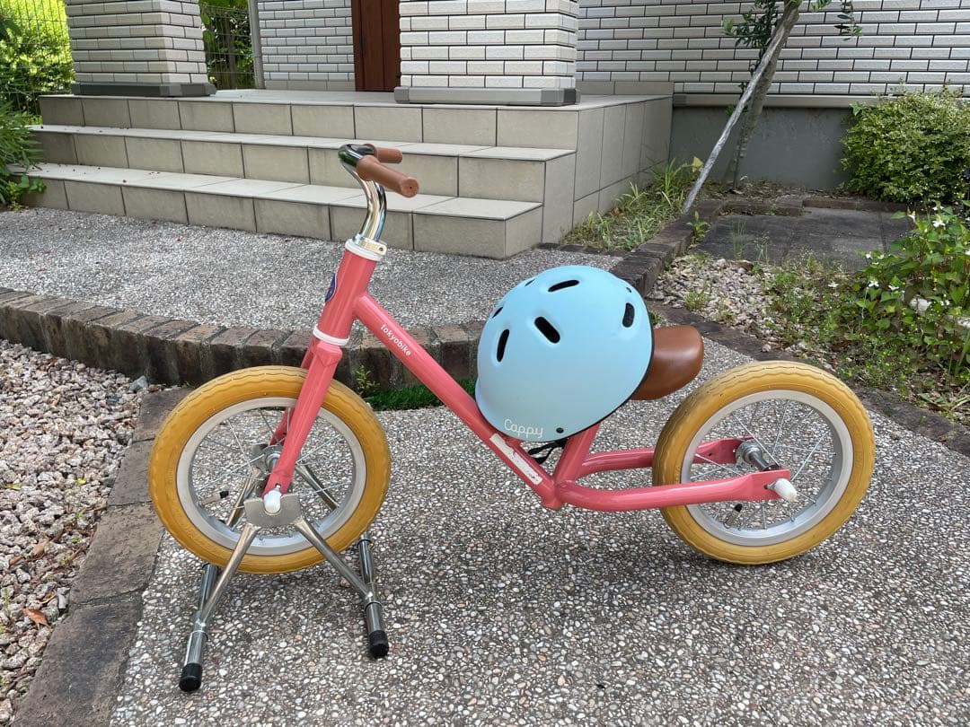 tokyo bikepaddle12インチモモ色、バイクスタンド、ヘルメット付き