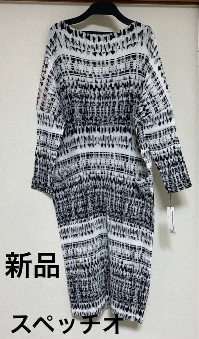 かじゅ新品未使用スペッチオ　シャトルプリーツワンピース　40