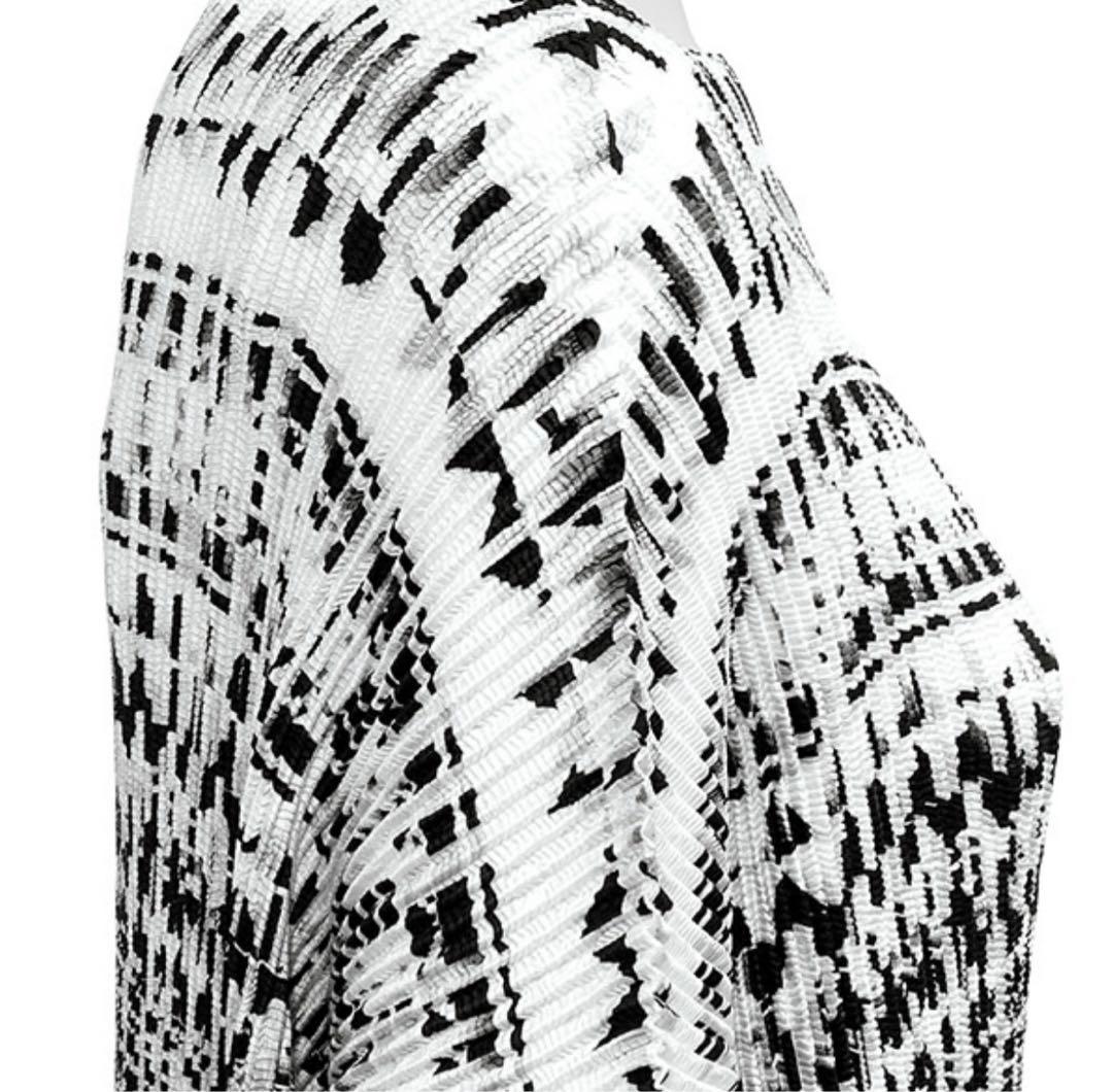 かじゅ新品未使用スペッチオ　シャトルプリーツワンピース　40