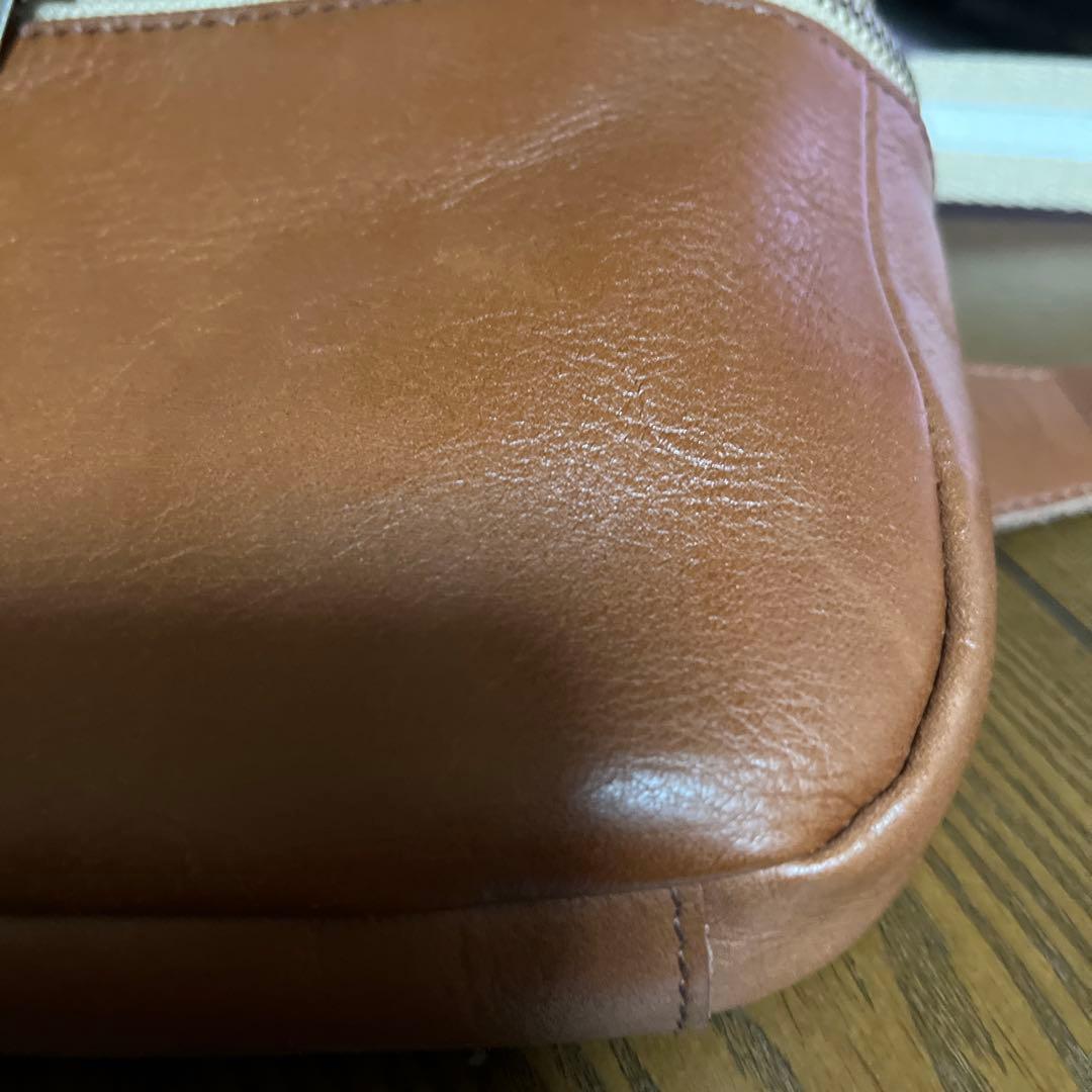 美品⭐︎Kanmi. 限定色ボディバッグ 防水レザー ウエストバッグ