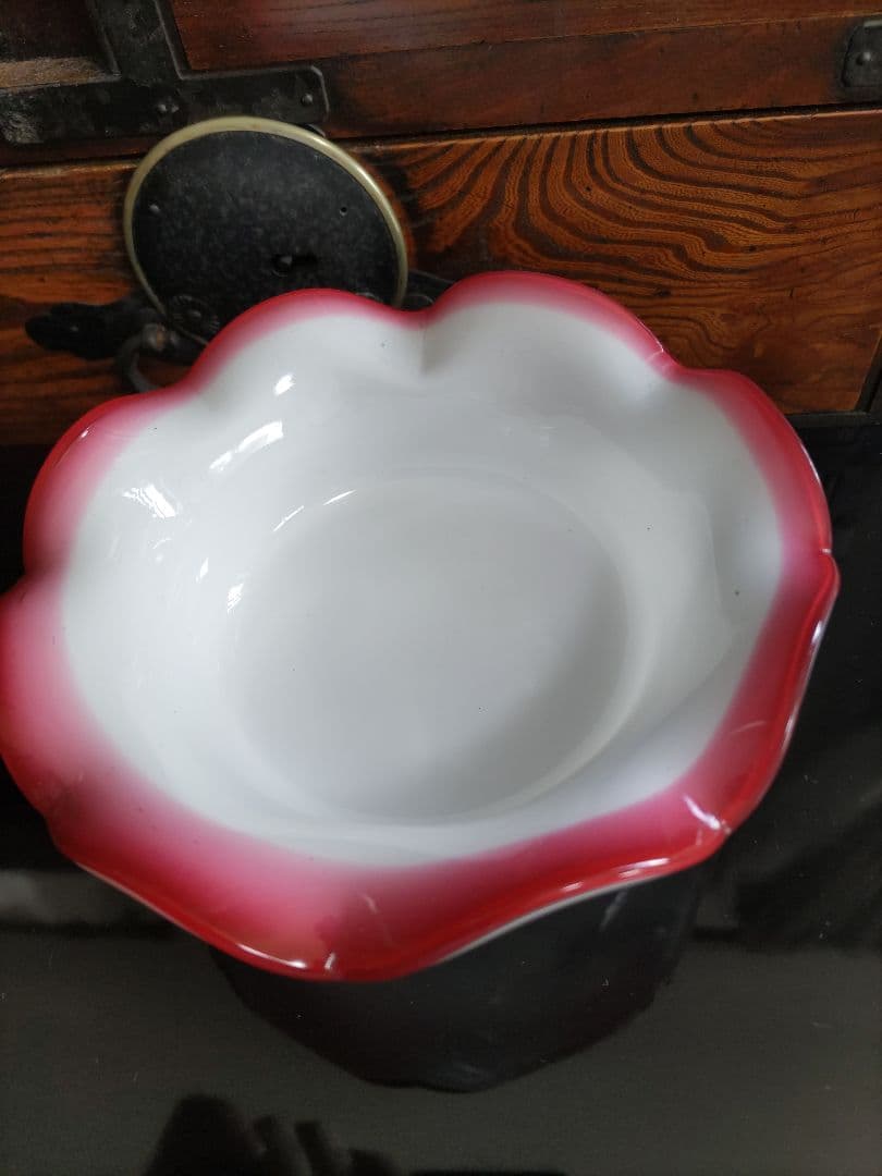 明治文化の薰風　花開く開化の粋　乳白赤縁氷コップ　貴重な当時物　最終特価販売