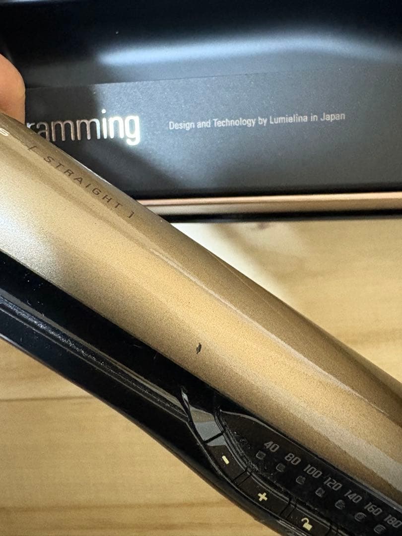 ヘアビューロン　4d ストレートアイロン