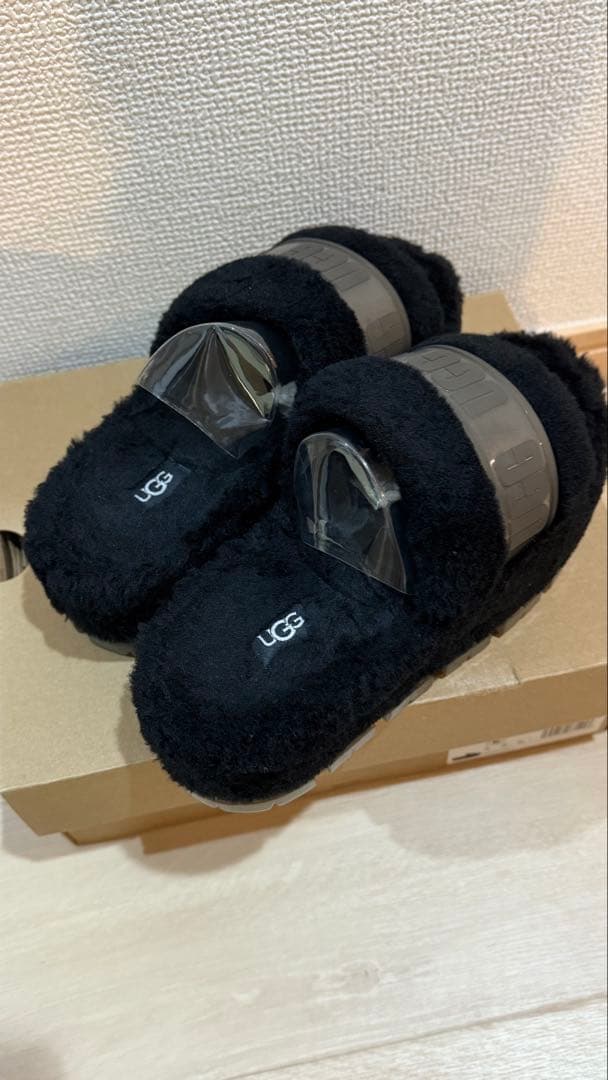 ugg サンダル 厚底 フラッフィータクリア