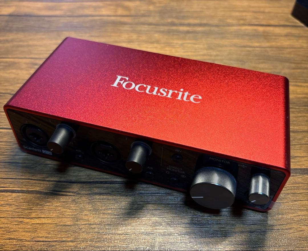 Focusrite Scarlett 2i2 オーディオインターフェイス