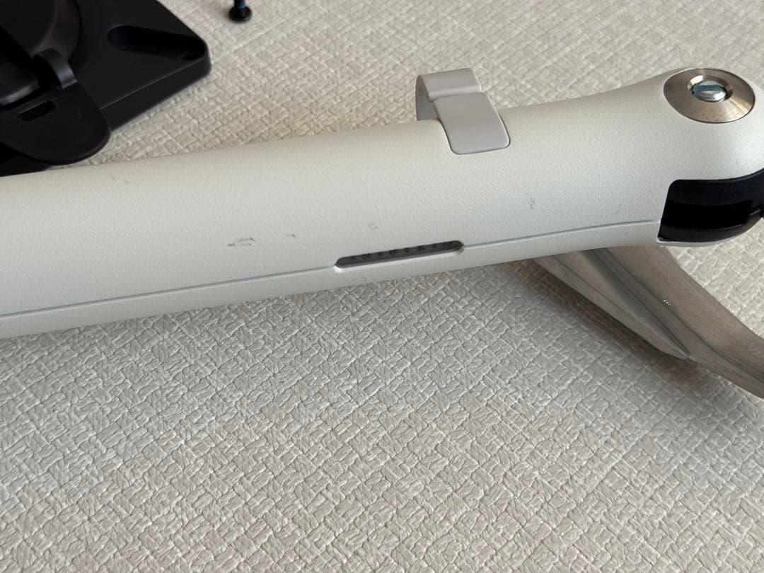 ハーマンミラー CBS モニターアーム FLO ホワイト