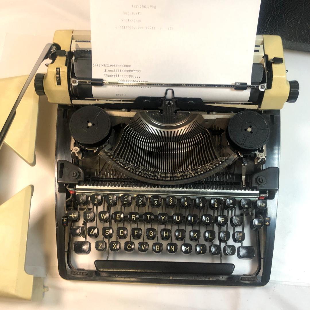 タイプライター TRIUMPH gabriele25 動作確認済 西ドイツ製