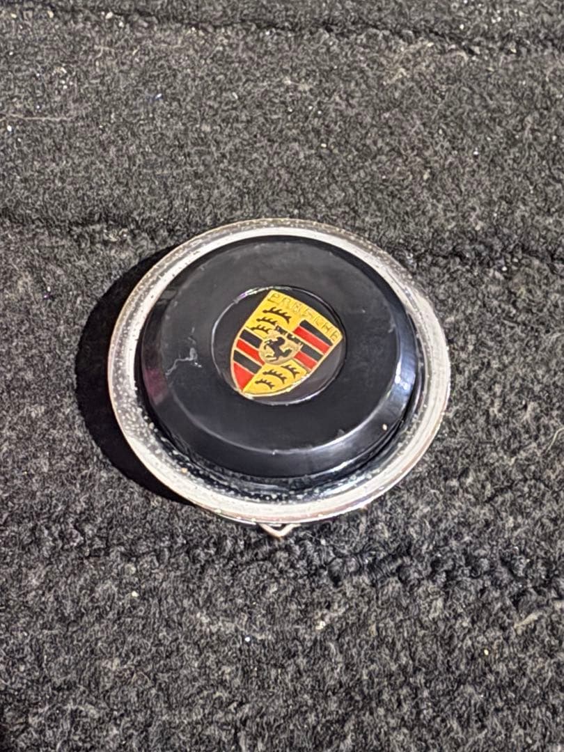 ポルシェ911 ステアリング　ホーンボタン 希少　おまけ有り
