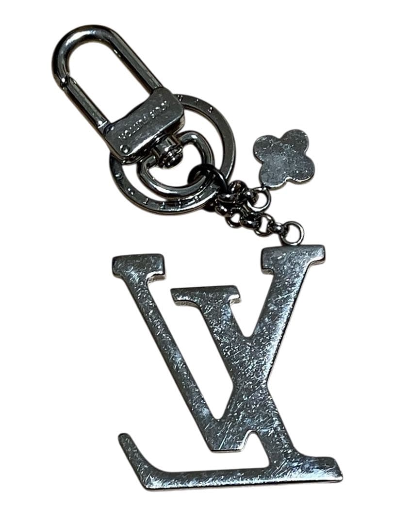 ルイヴィトン LVシェイプ ピンク シルバー金具　MP2615 キーホルダー