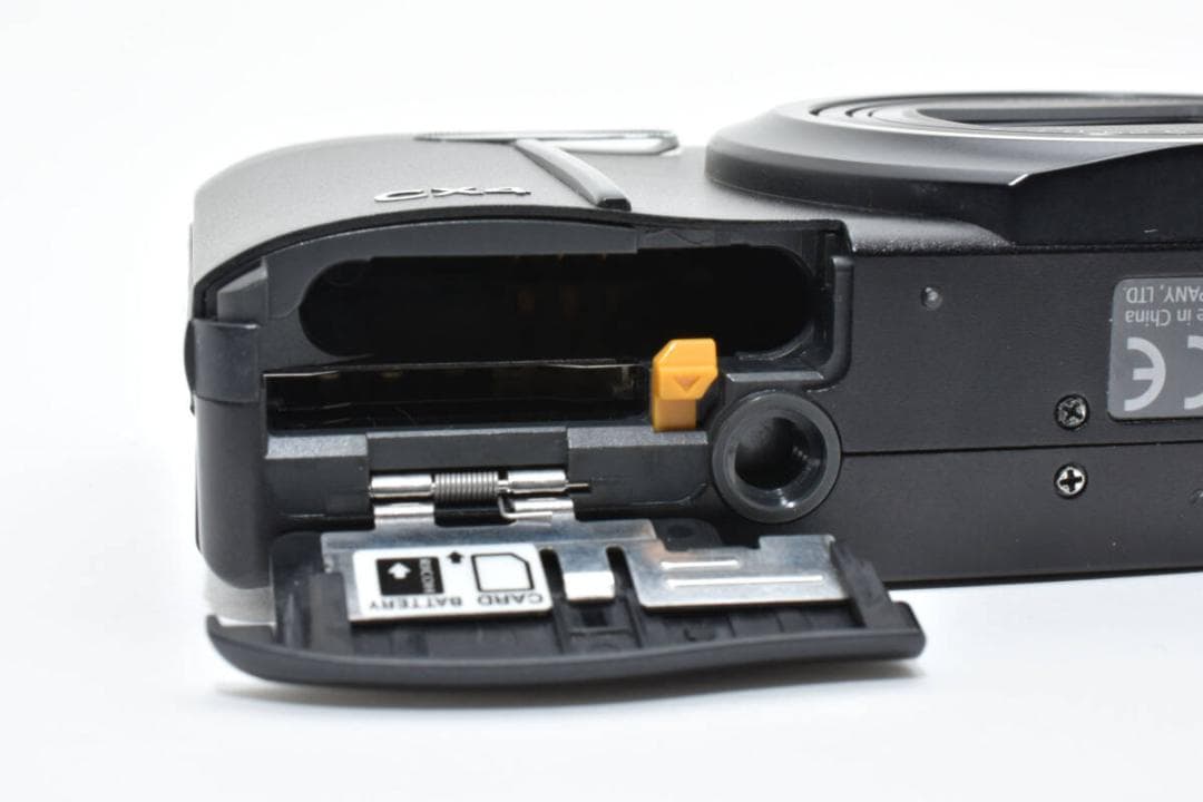 【美品/充電器付き】RICOH デジタルカメラ CX4 ブラック #114